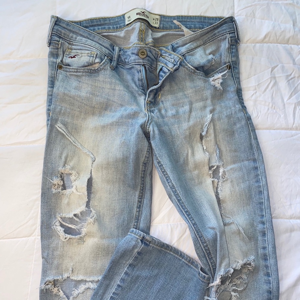 Ripped Hollister jeans, 9R 29W 33L
